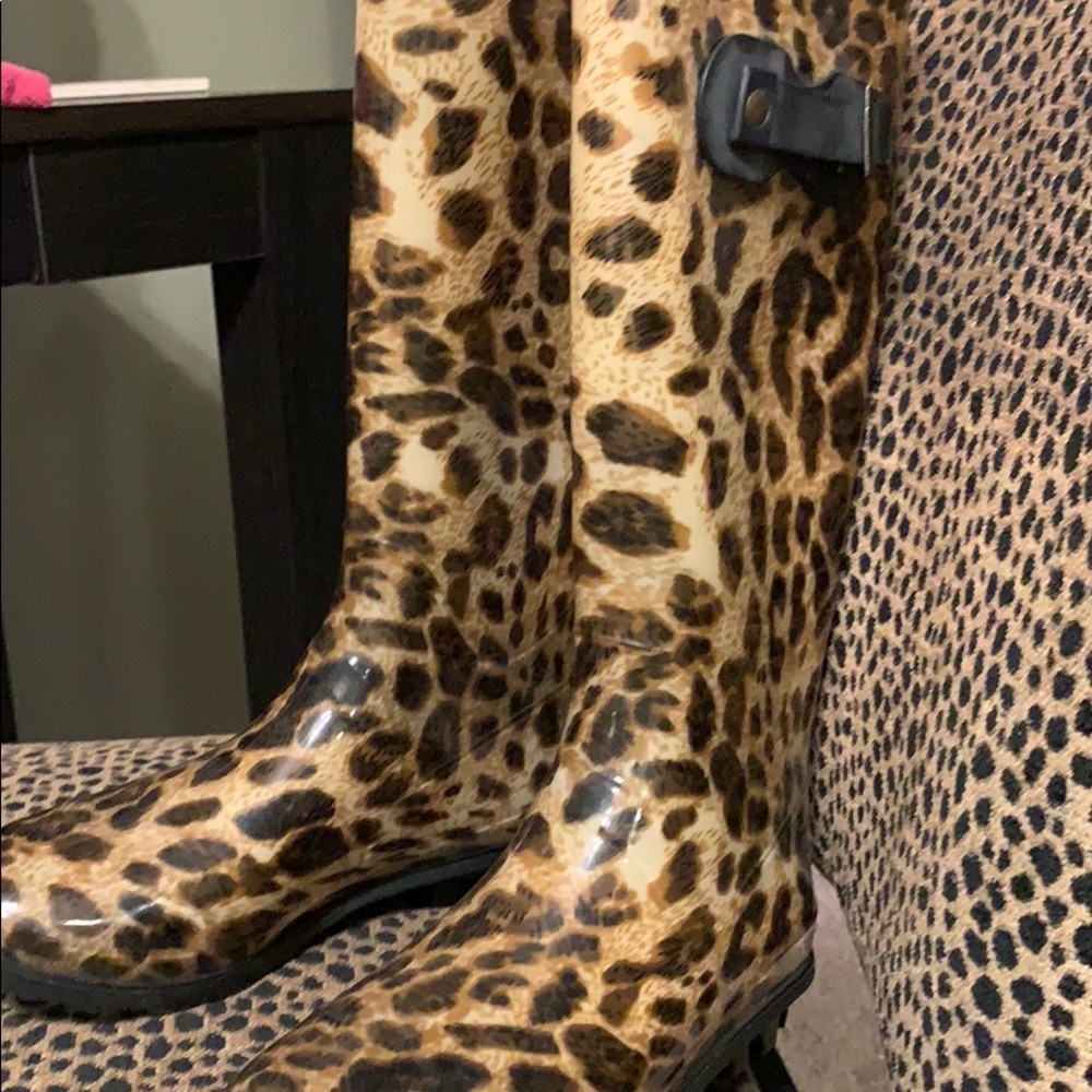 Leopard print rain boots size 7